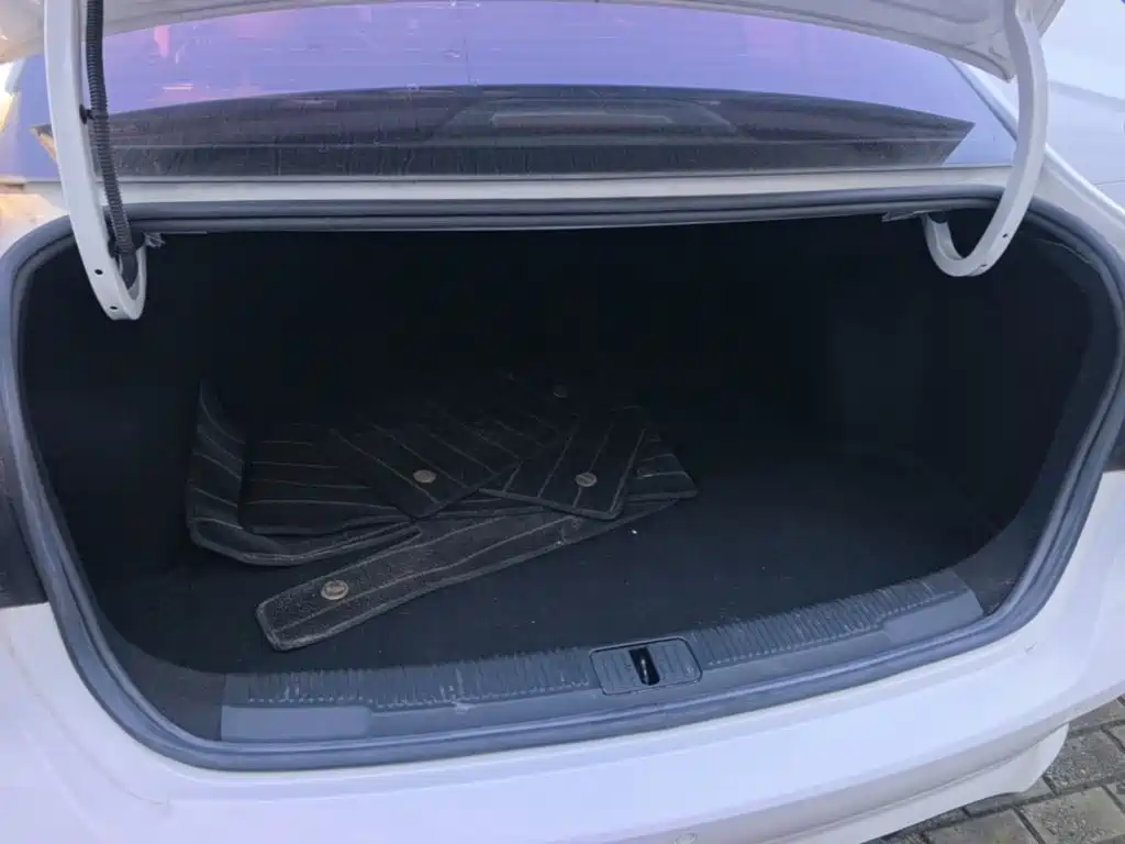 Roewe i5 — миниатюра 19