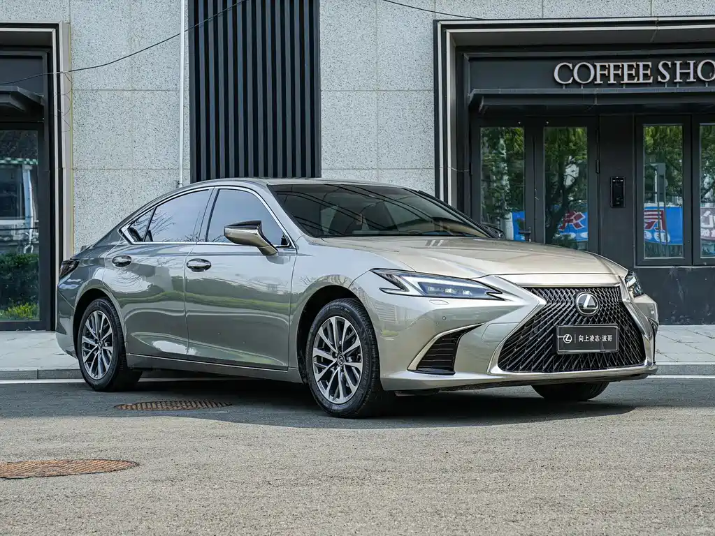 Lexus ES 2025 300h Premium