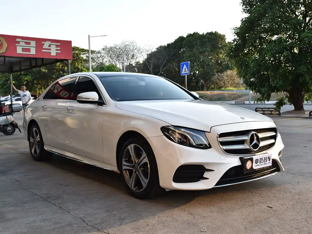 Mercedes-Benz E-Class — миниатюра 3