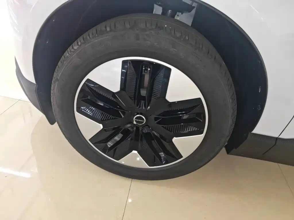 Volvo EX30 — миниатюра 23