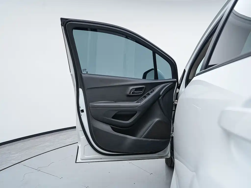 Chevrolet Trax — миниатюра 18