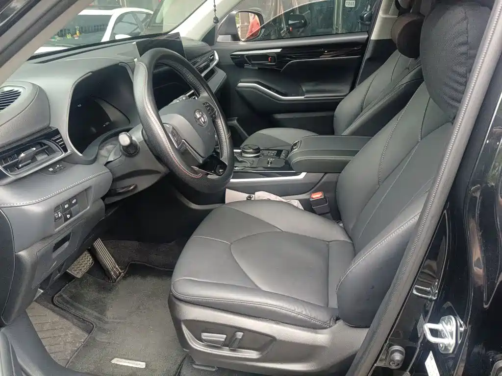 Toyota Highlander — миниатюра 16