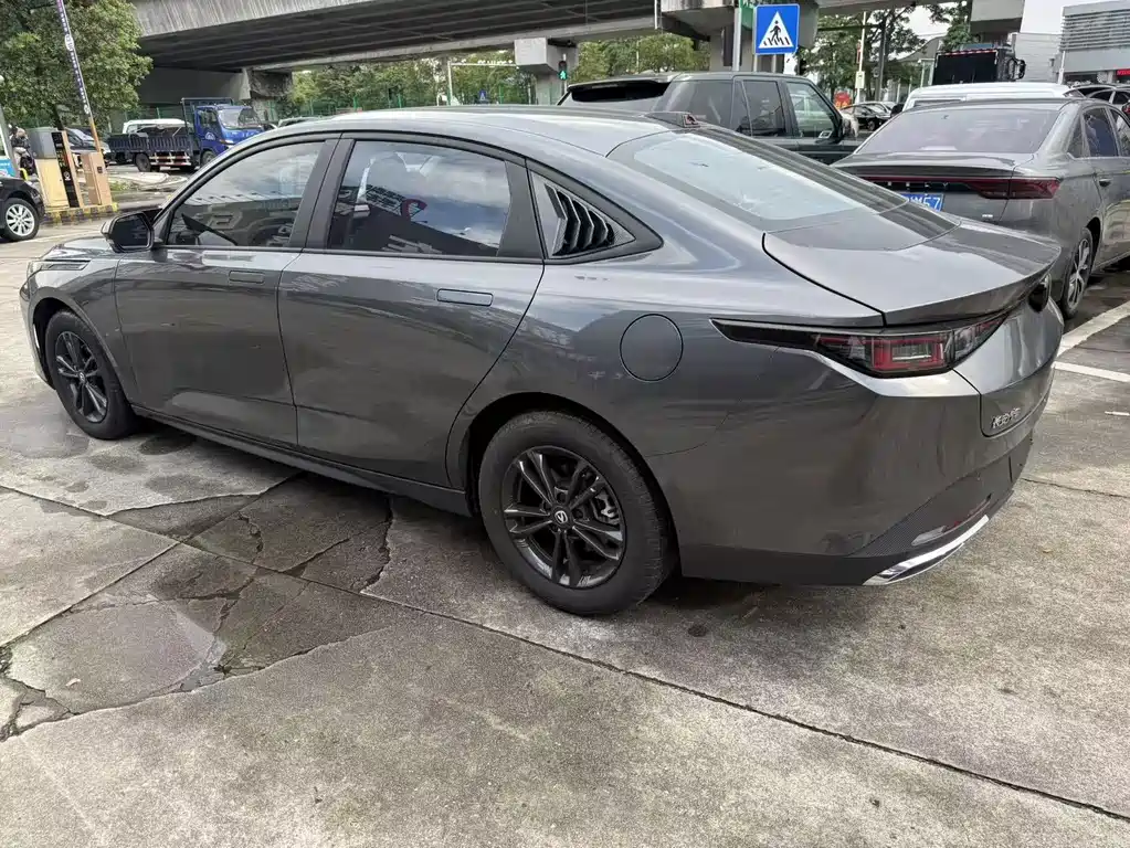 Changan Yida — миниатюра 17