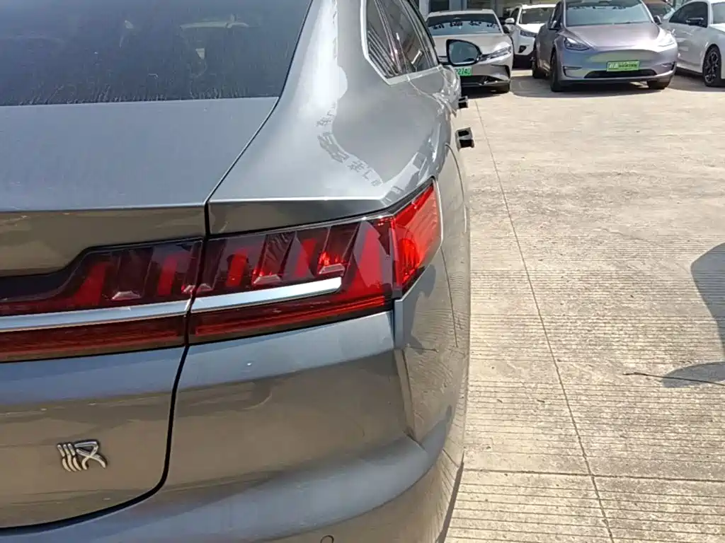 BYD Han — миниатюра 8