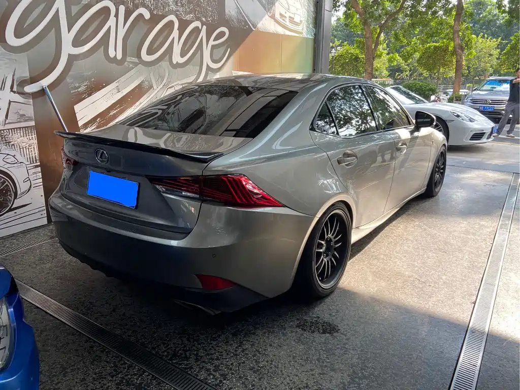 Lexus IS — миниатюра 3