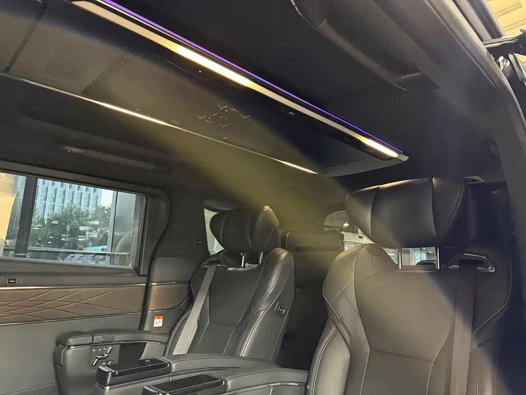 Toyota Vellfire — миниатюра 10