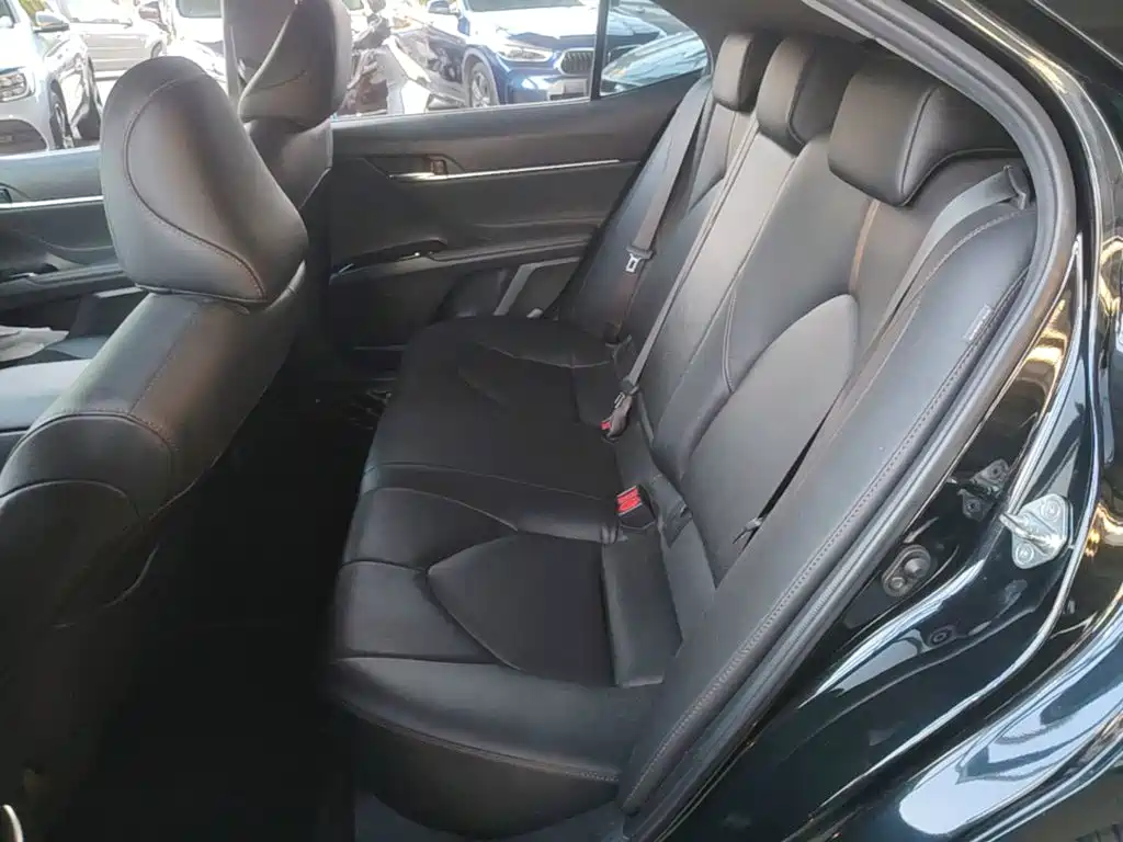Toyota Camry — миниатюра 17