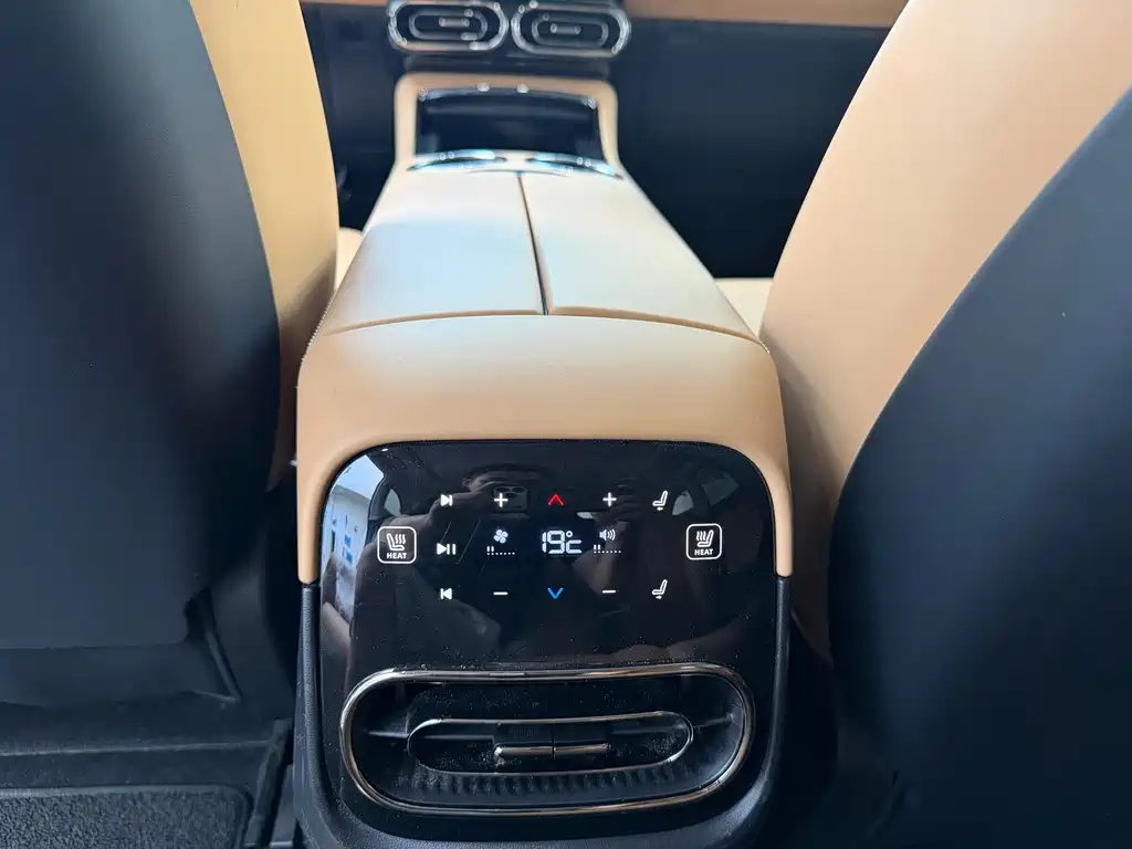 Leapmotor Leapmotor C11 — миниатюра 9