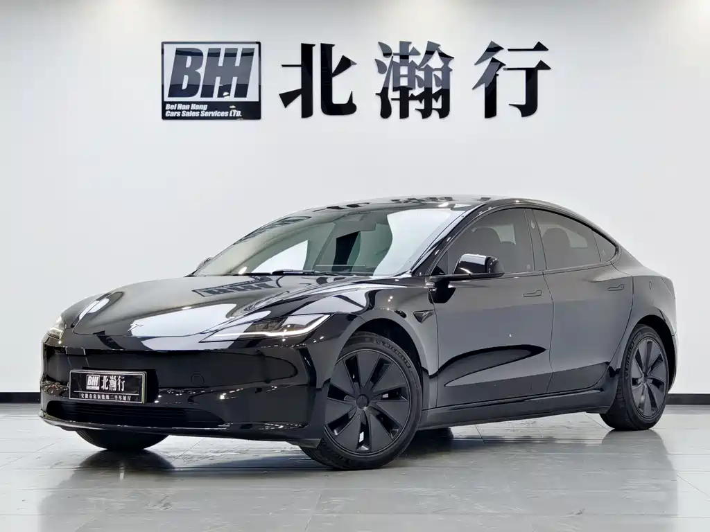 Tesla Model 3 2024