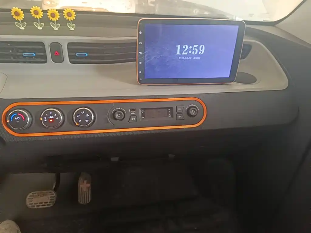 Wuling MINIEV — миниатюра 13