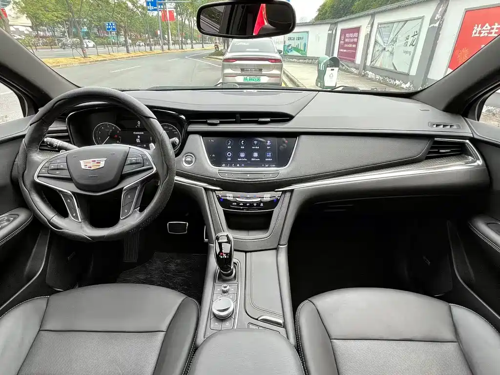 Cadillac XT5 — миниатюра 7
