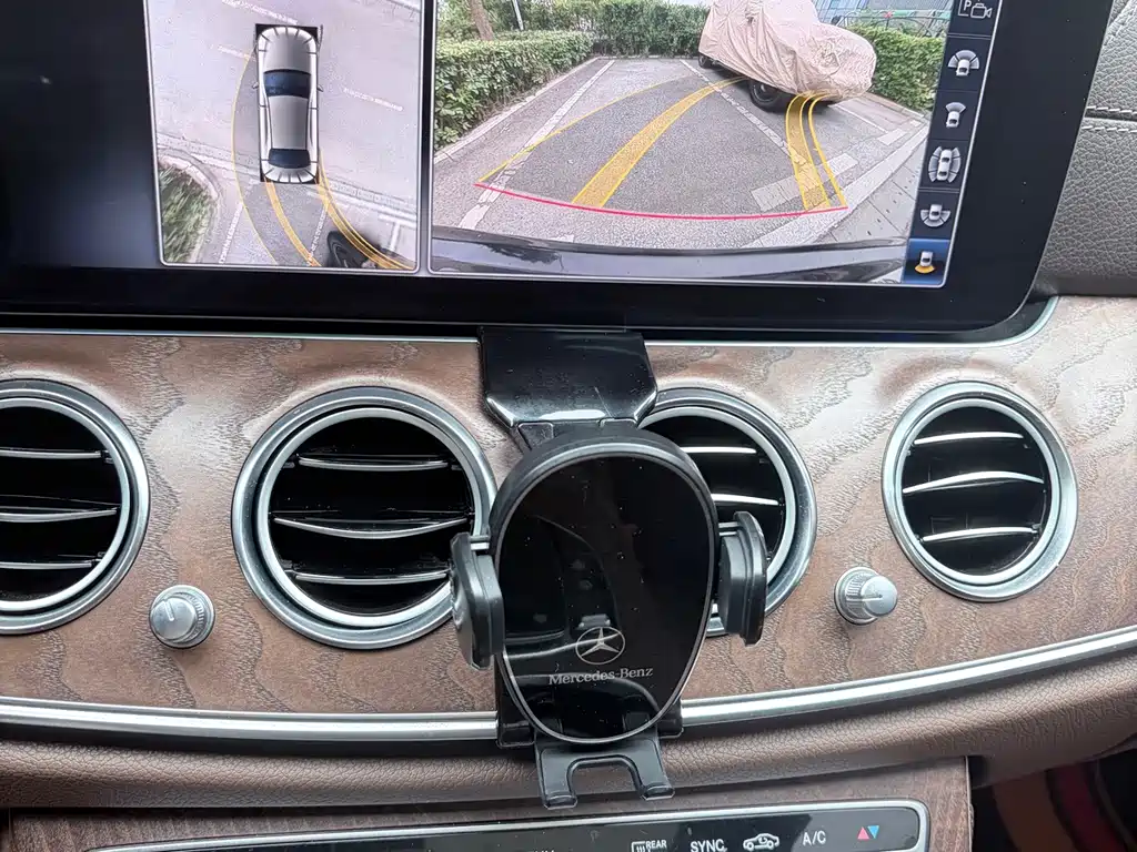 Mercedes-Benz E-Class — миниатюра 25