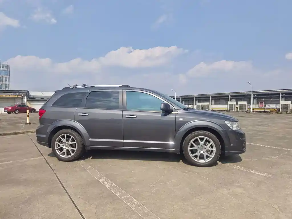 Dodge Journey — миниатюра 4