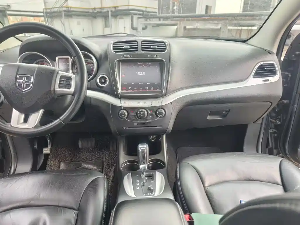 Dodge Journey — миниатюра 8