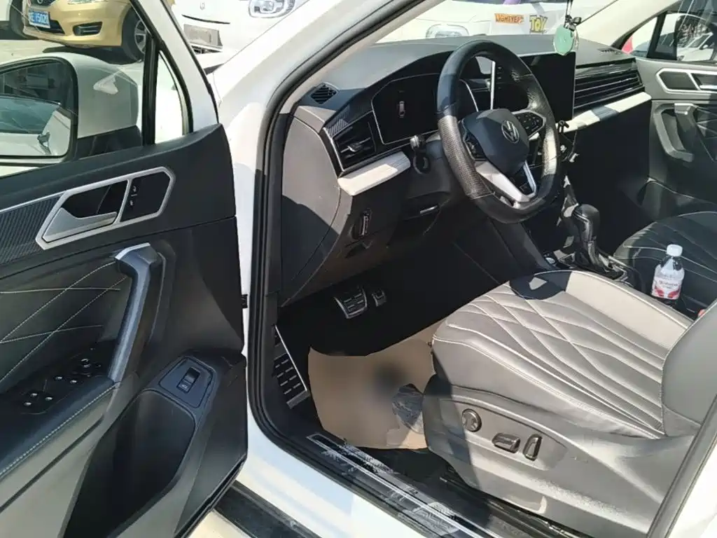 Volkswagen Tiguan L — миниатюра 16