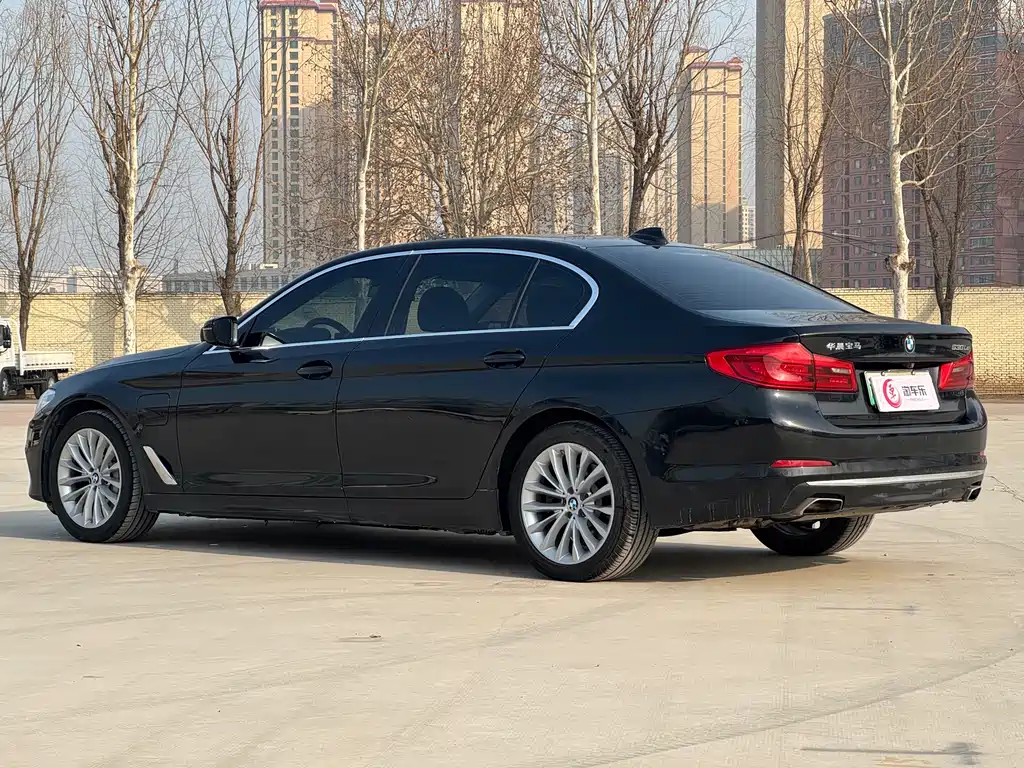 BMW 5 Series New Energy - фото 19