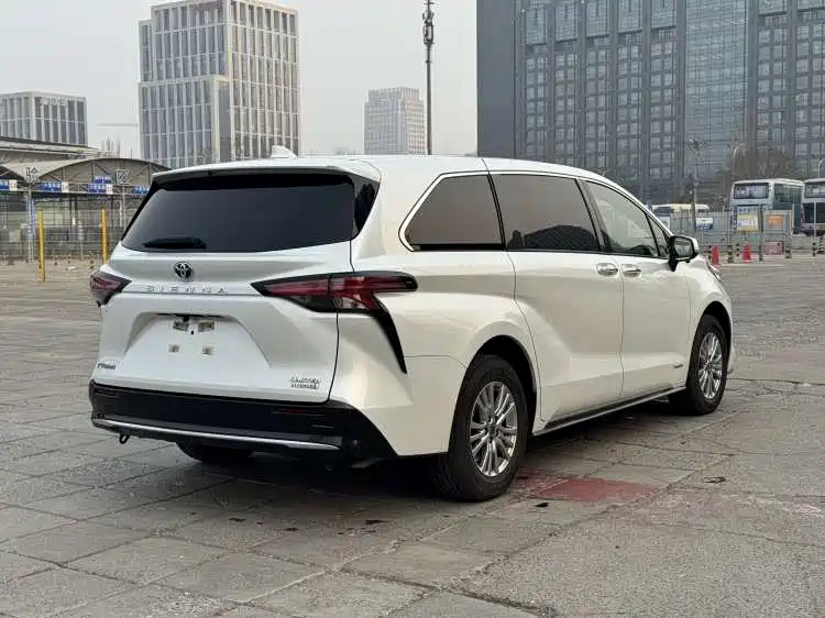 TOYOTA SIENNA