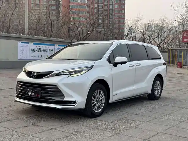 TOYOTA SIENNA 2022