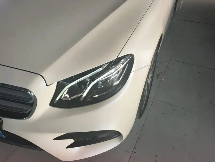 Mercedes-Benz E-Class — миниатюра 5
