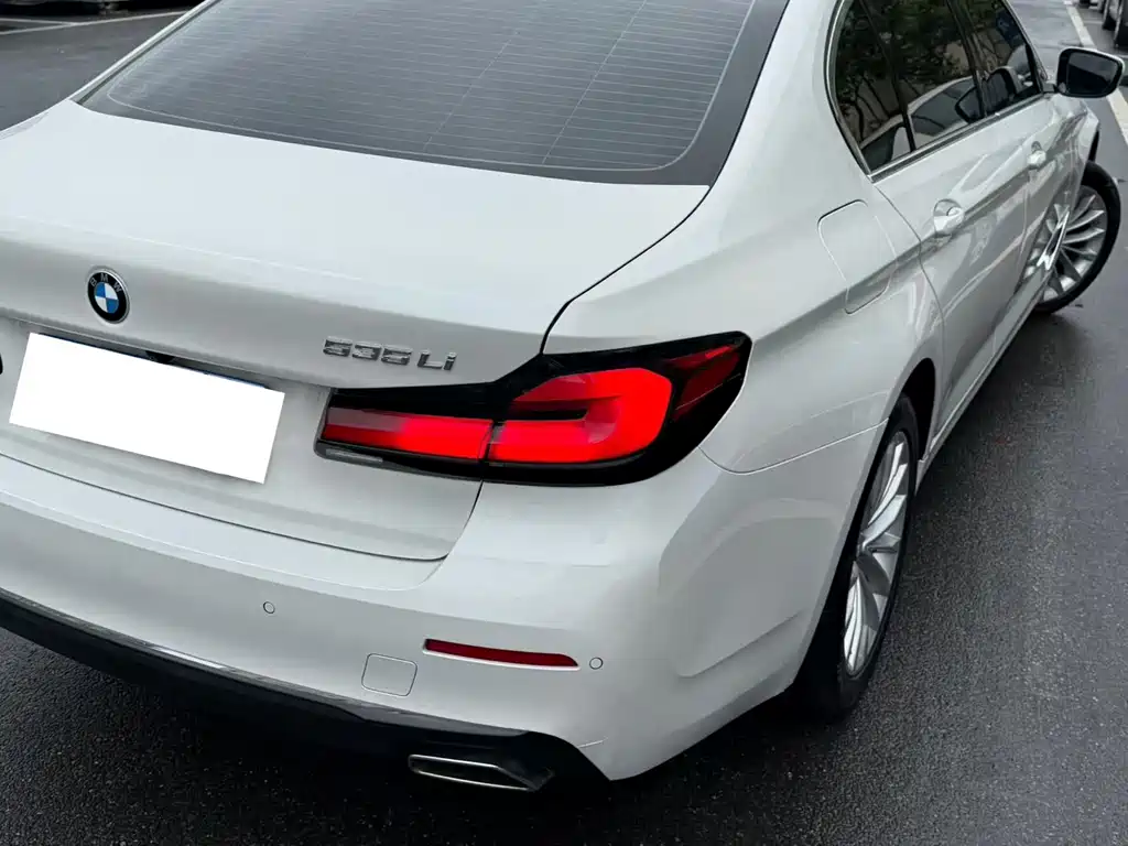 BMW 5 Series — миниатюра 18