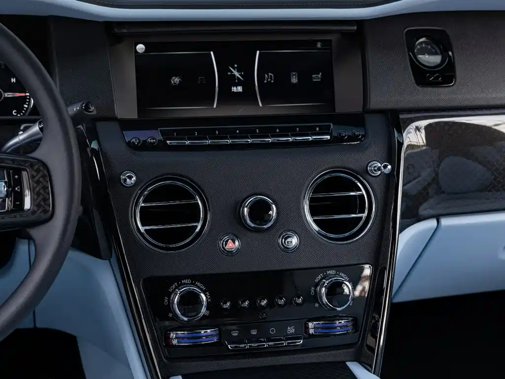 Rolls-Royce Cullinan — миниатюра 16
