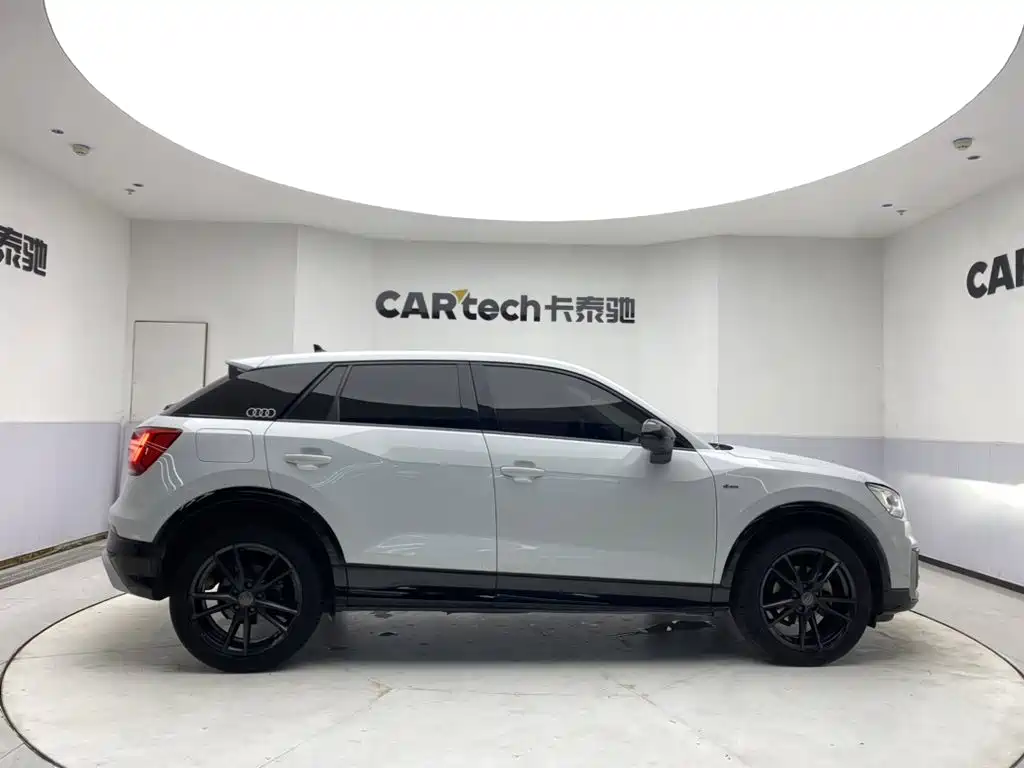 Audi Q2L — миниатюра 4