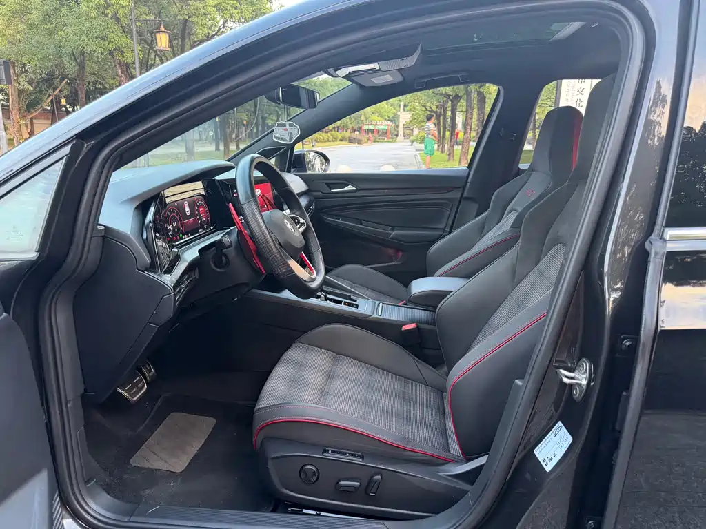Volkswagen Golf GTI — миниатюра 16
