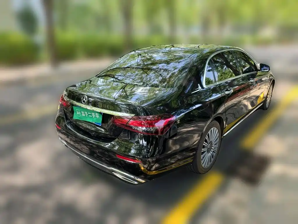 Mercedes-Benz E-Class — миниатюра 16