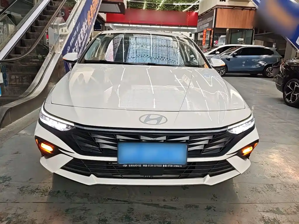 Hyundai Elantra — миниатюра 3