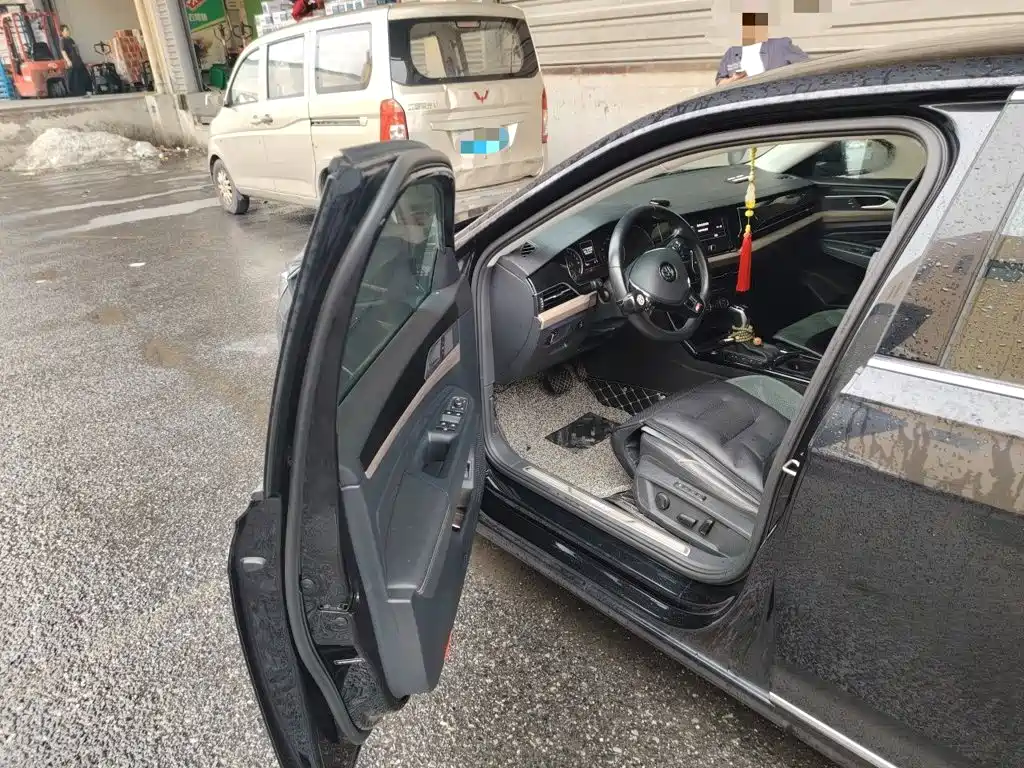 Volkswagen Passat PHEV — миниатюра 14