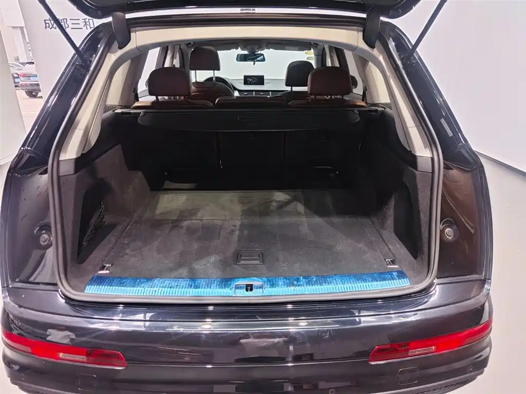 Audi Q7 — миниатюра 9