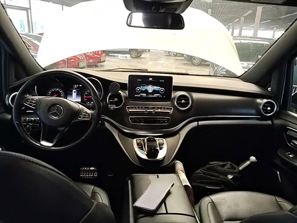 Mercedes-Benz V-Class — миниатюра 10