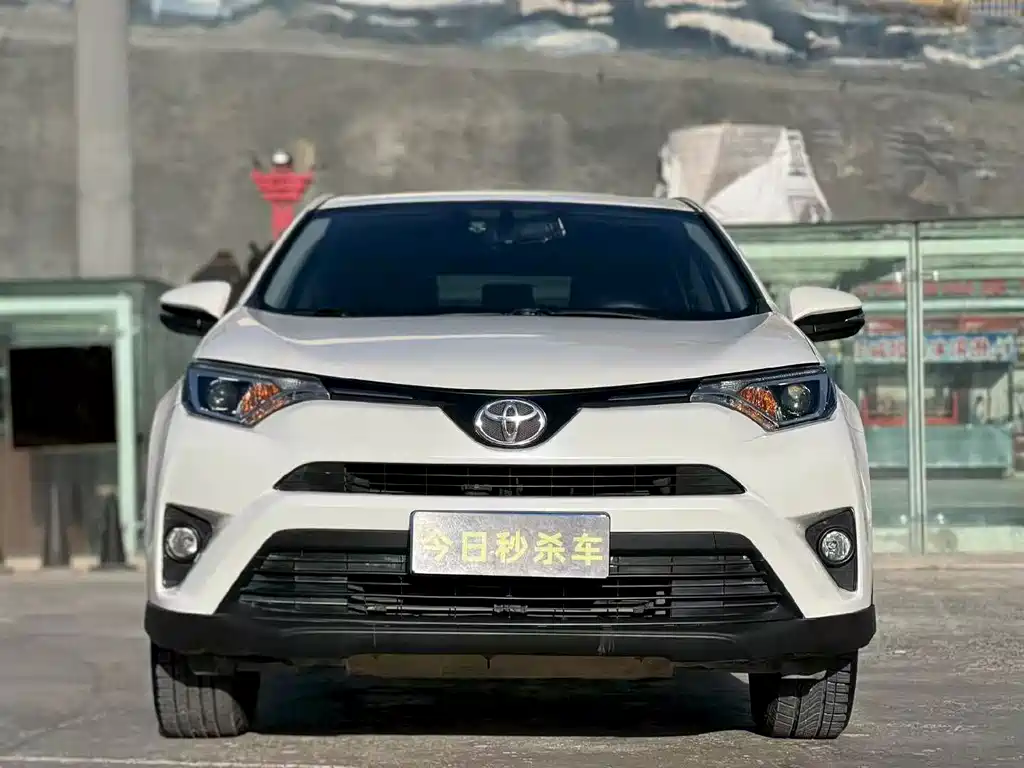 Toyota RAV4 — миниатюра 2
