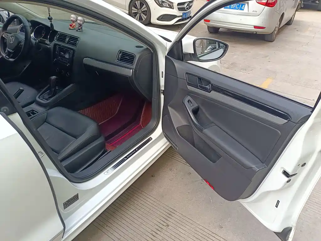 Volkswagen Sagitar — миниатюра 6