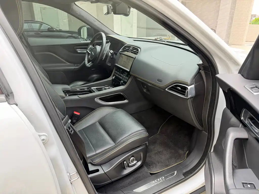 Jaguar F-PACE — миниатюра 12