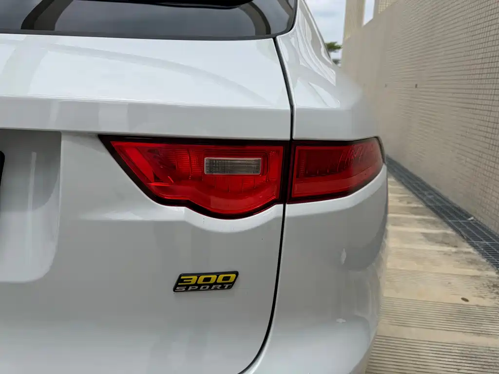 Jaguar F-PACE — миниатюра 35