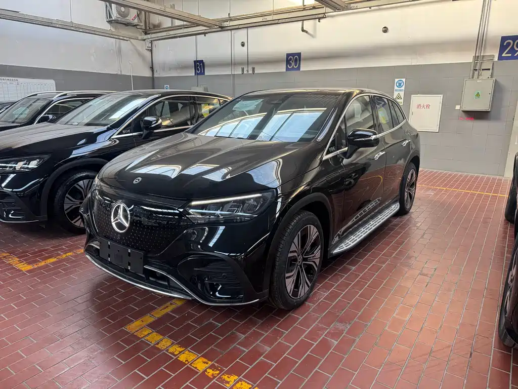 Mercedes-Benz EQE SUV 2025