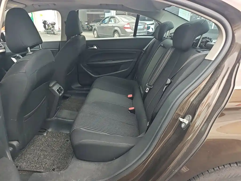 Peugeot 408 — миниатюра 17