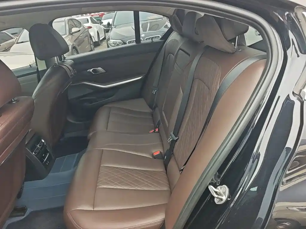 BMW 3 Series — миниатюра 17