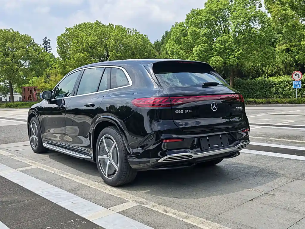 Mercedes-Benz EQS SUV — миниатюра 14