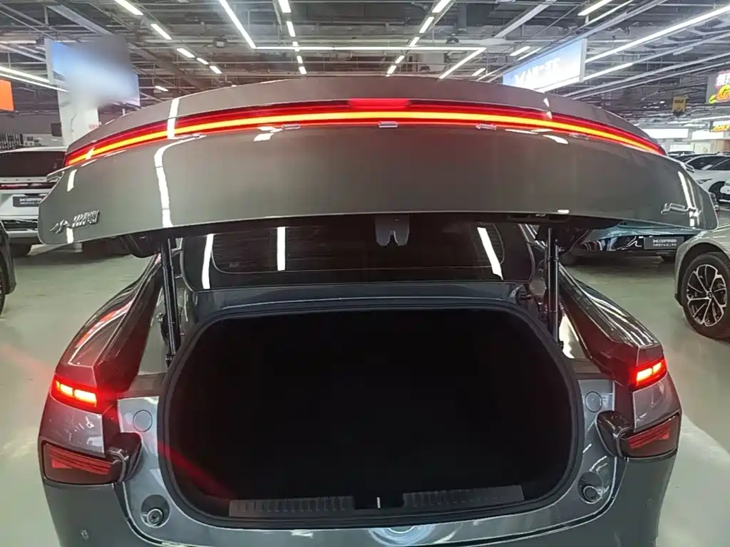 XPeng P7 — миниатюра 19