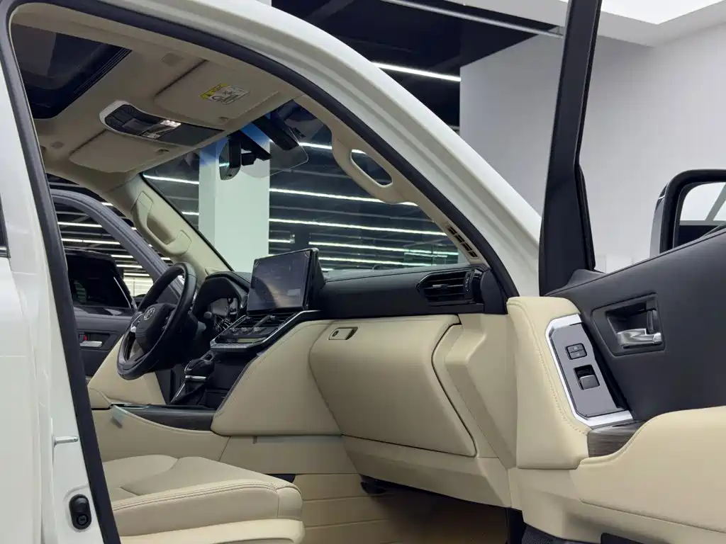 Toyota Land Cruiser — миниатюра 10