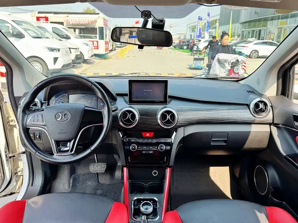 BAIC New Energy EX — миниатюра 7