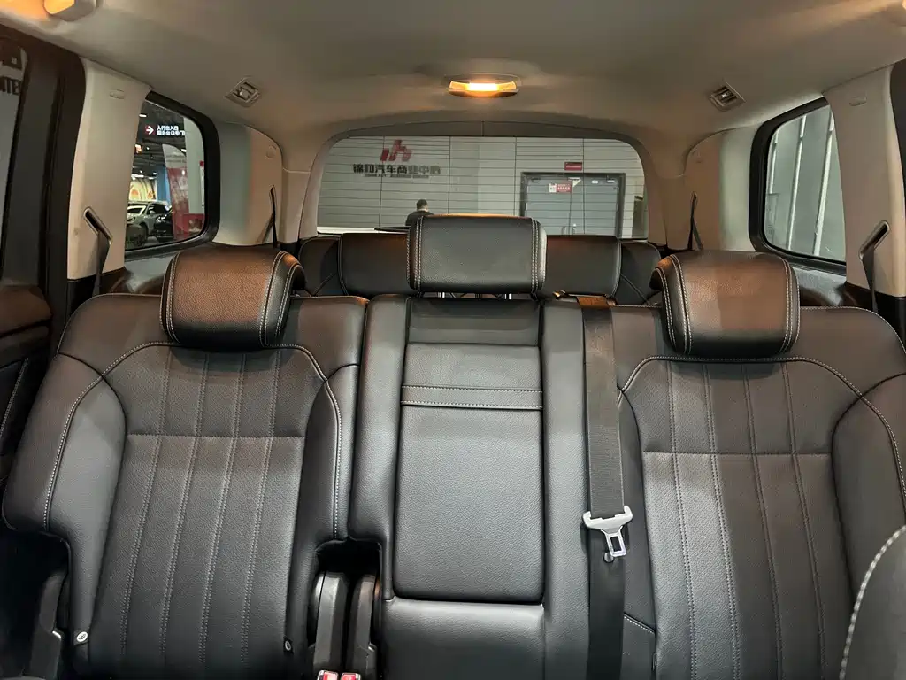 Mercedes-Benz GL-Class — миниатюра 10