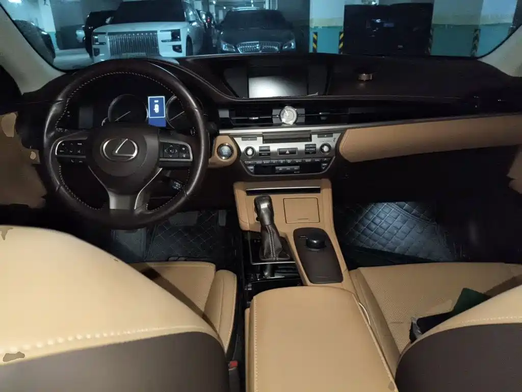 Lexus ES — миниатюра 10