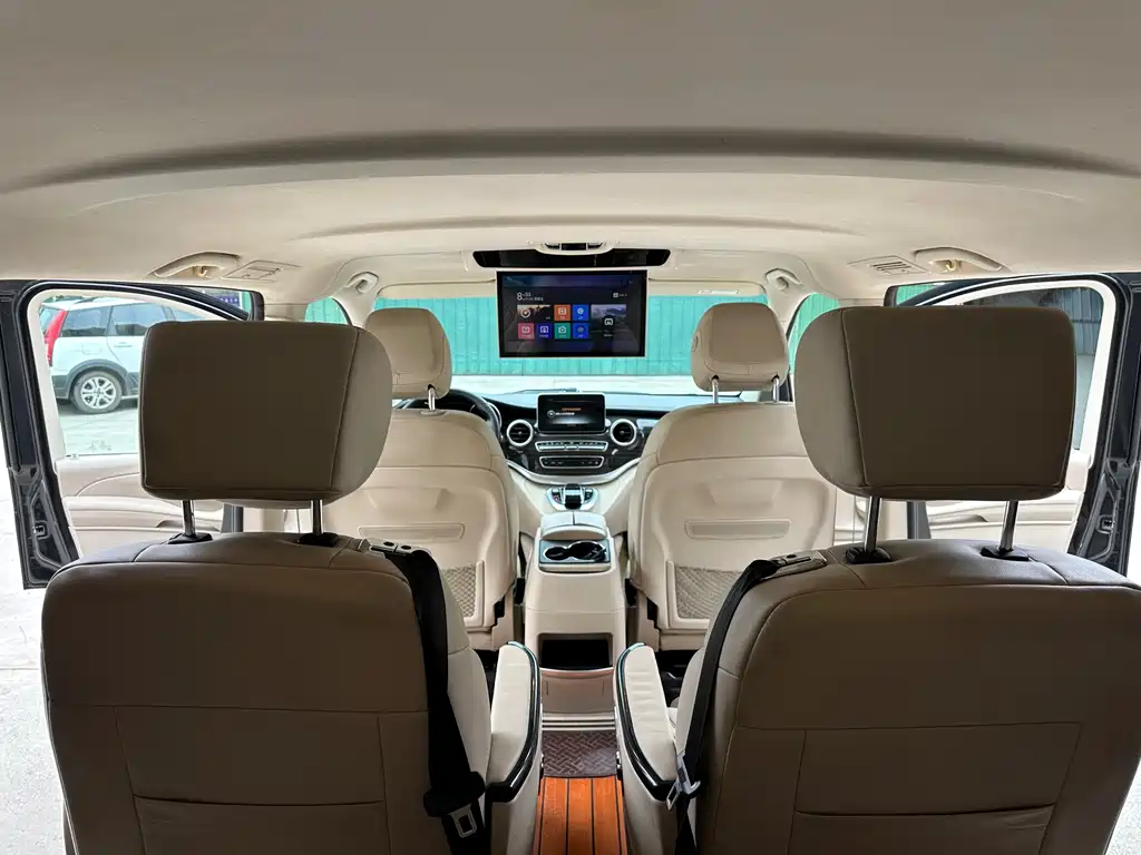 Mercedes-Benz V-Class — миниатюра 12