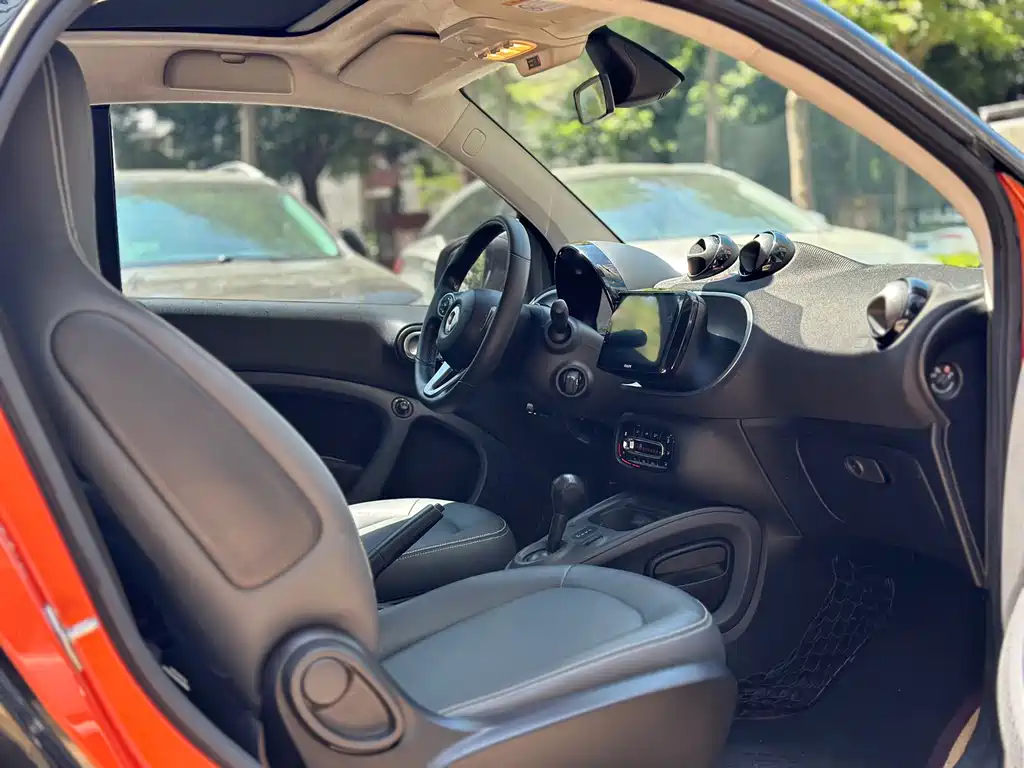 smart Smart Fortwo — миниатюра 9