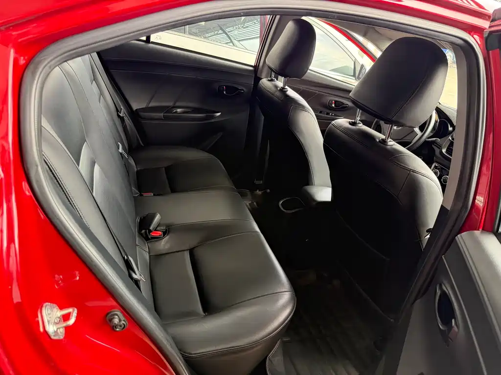 Toyota Yaris L — миниатюра 26