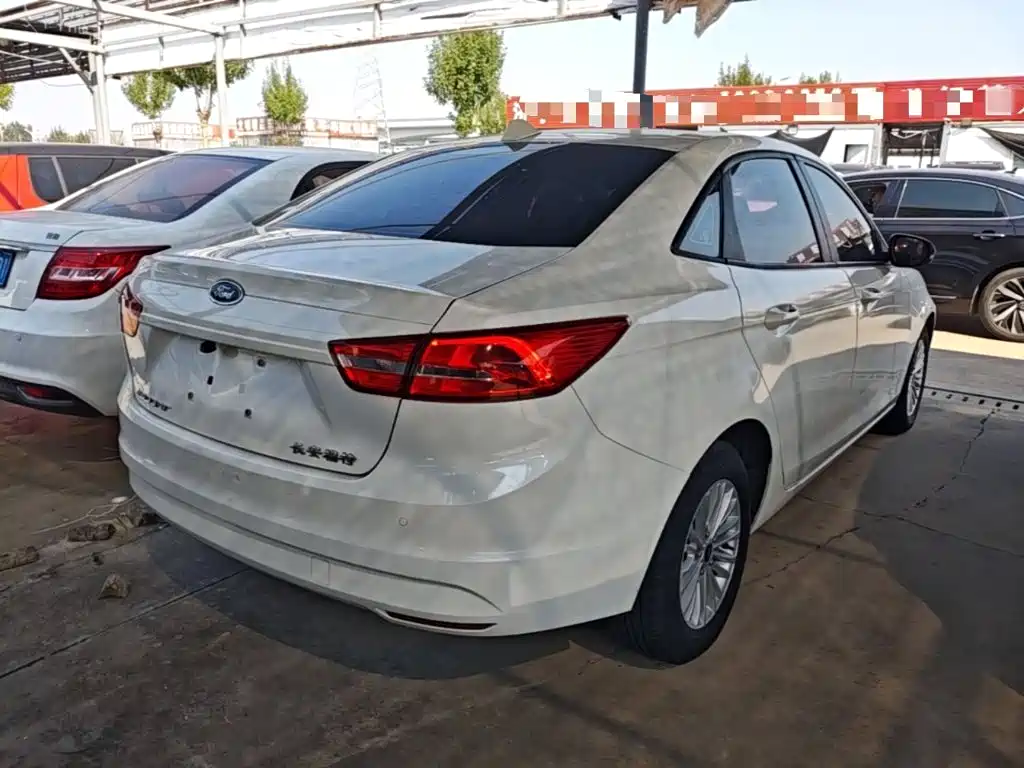 Ford Escort — миниатюра 7