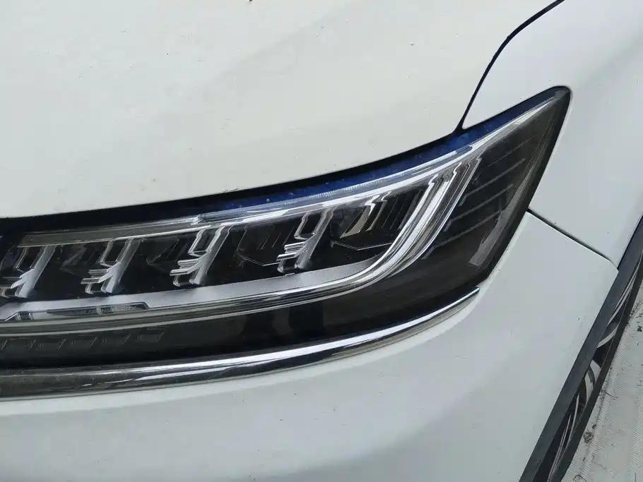 Roewe RX5 — миниатюра 5